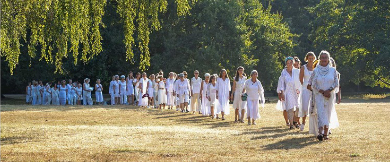 Frauen in weiss